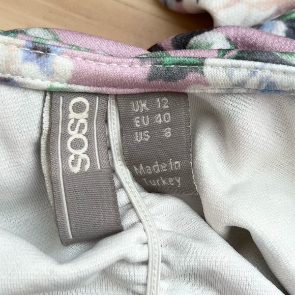 ASOS DESIGN Long Sleeve Crop Top‎ Lace Up Front in Pink Floral Print, Size 8 - Picture 4 of 11